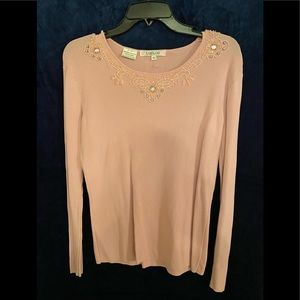 🌸Light pink beaded tee shirt